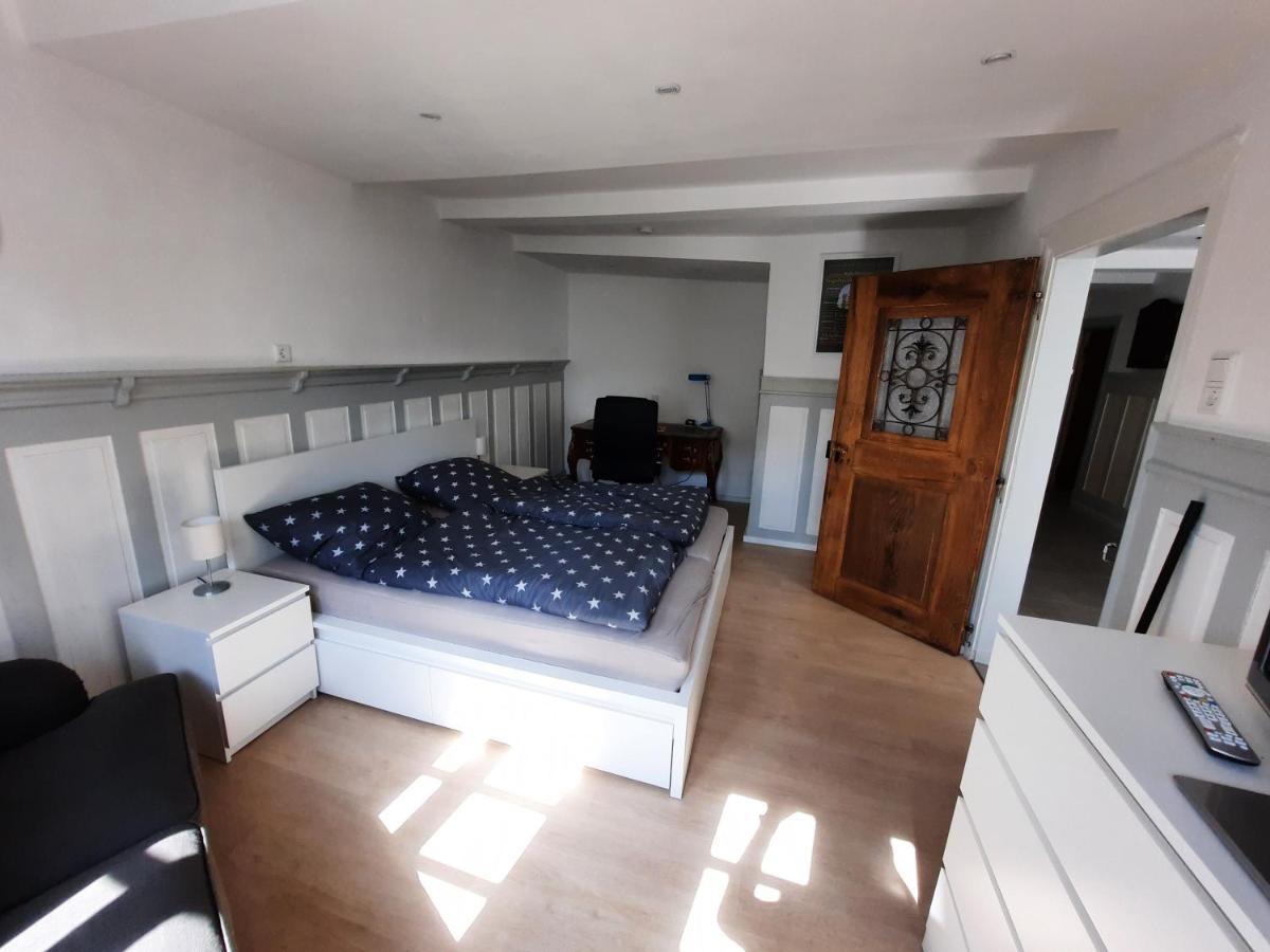 Ferienwohnung Am Kurpark エスローエ エクステリア 写真